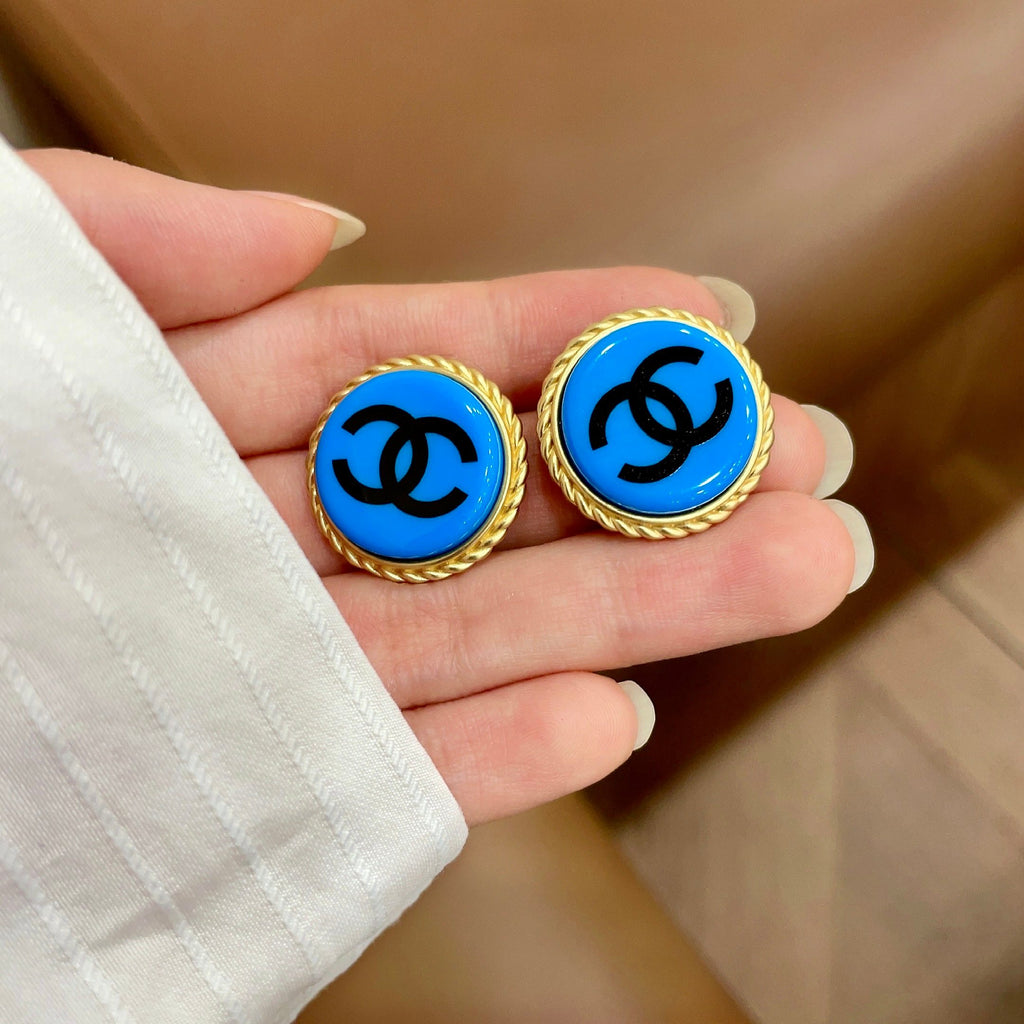 Double-C Emblem Stud Earrings in Polished Metal-Tone – Design 216 side detail