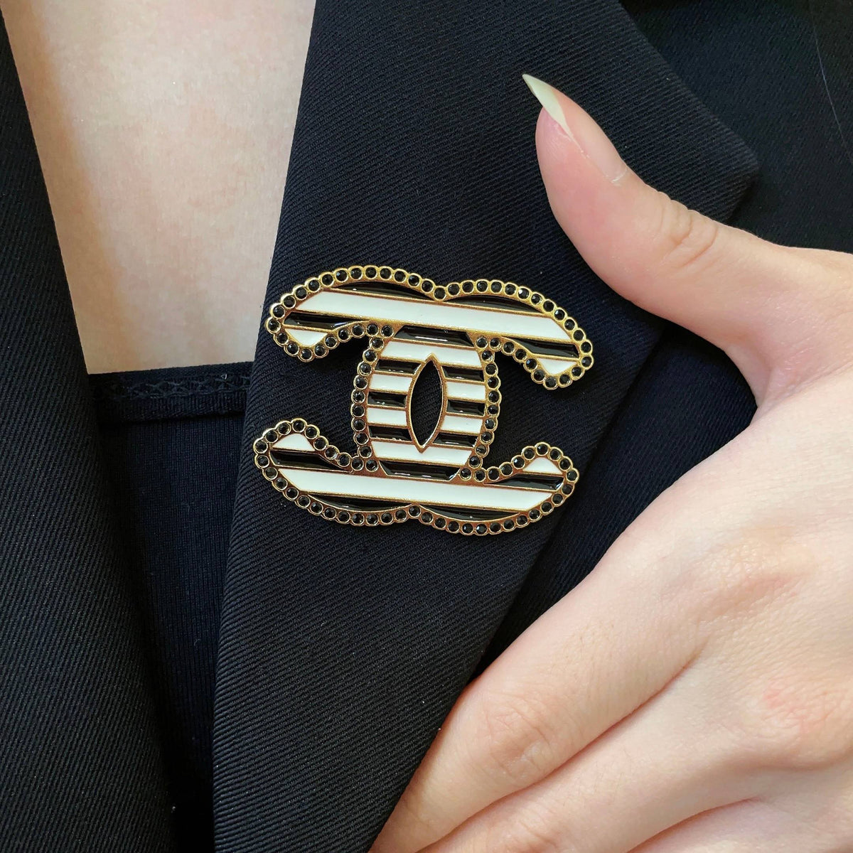 Double-C Emblem Brooch in Polished Metal-Tone – Design 066 main product view