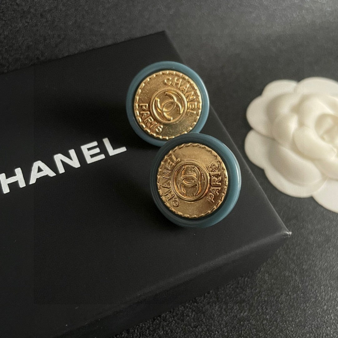Double-C Emblem Stud Earrings in Polished Metal-Tone – Design 237 detail view