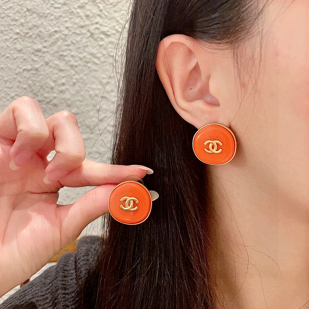 Double-C Emblem Stud Earrings in Polished Metal-Tone – Design 270 main product view