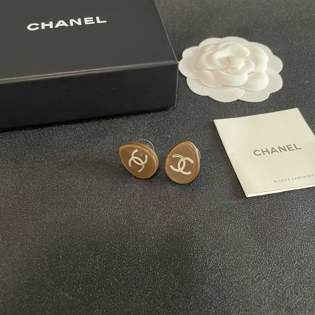 Double-C Emblem Stud Earrings in Polished Metal-Tone – Design 256 styled product view