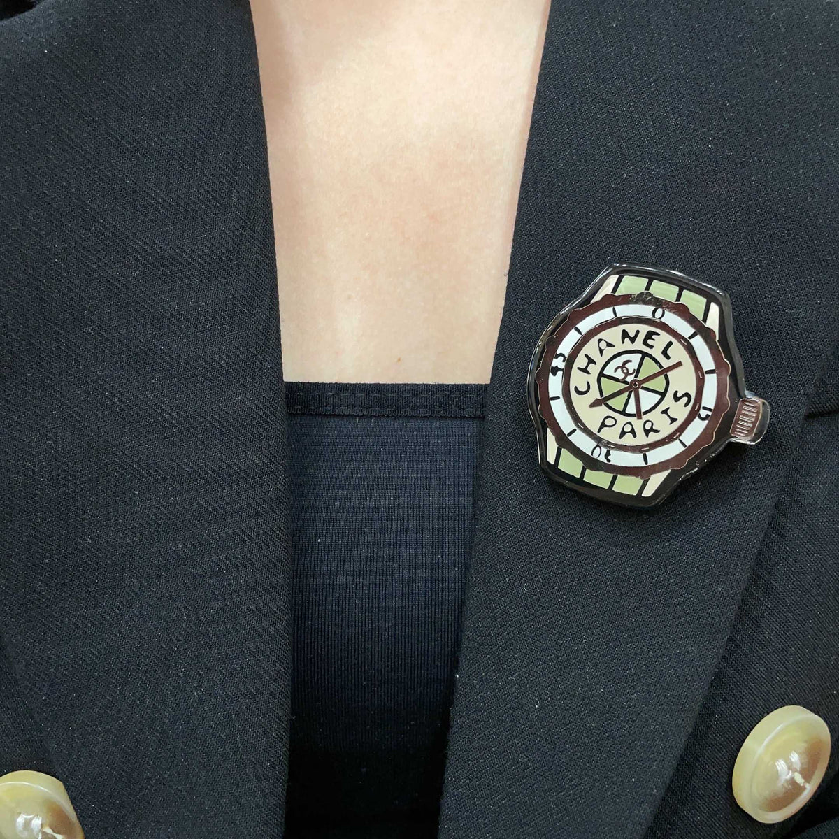 Double-C Emblem Brooch in Polished Metal-Tone – Design 050 front product view