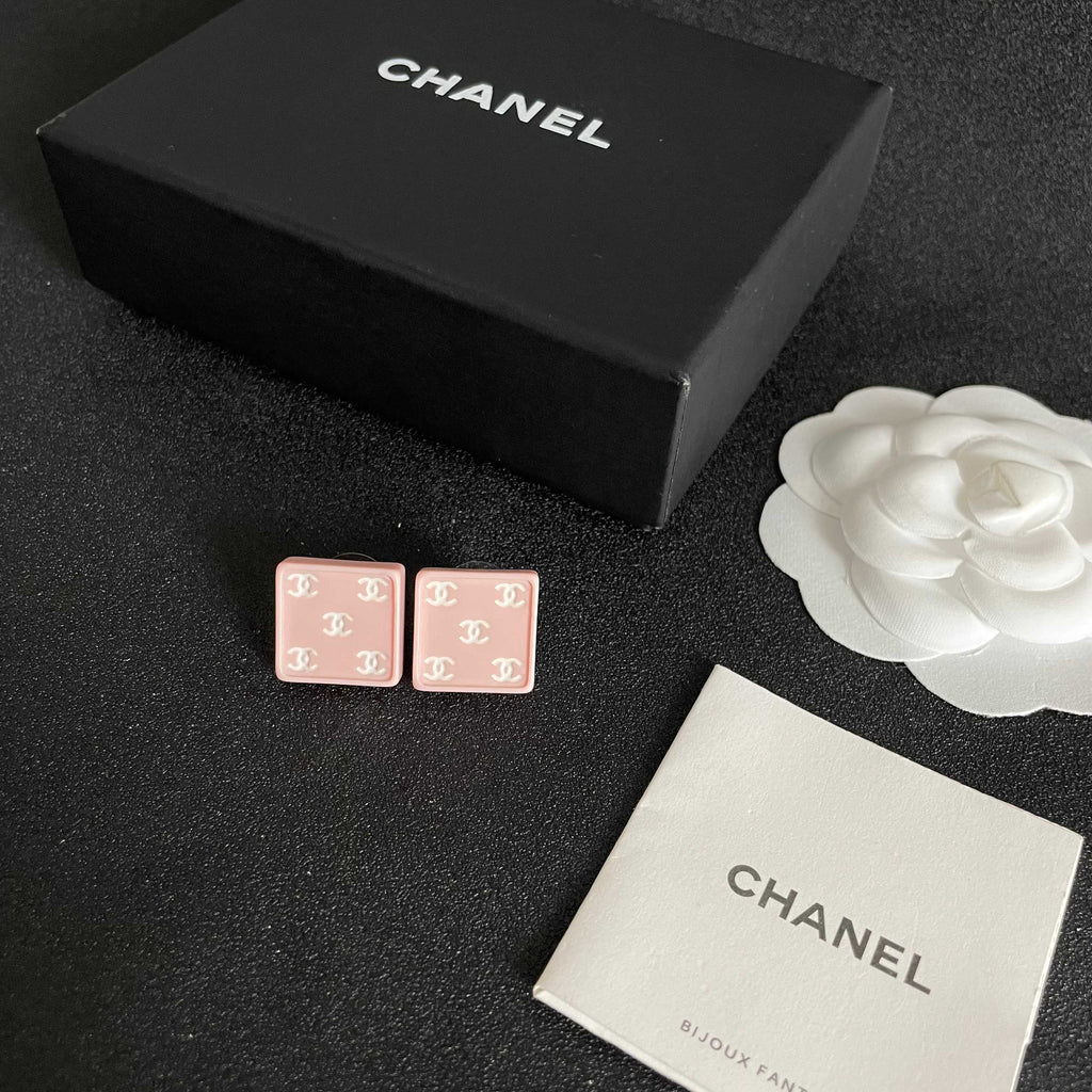Double-C Emblem Stud Earrings in Polished Metal-Tone – Design 273 close-up detail