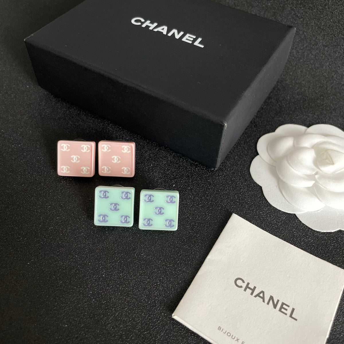 Double-C Emblem Stud Earrings in Polished Metal-Tone – Design 274 close-up detail