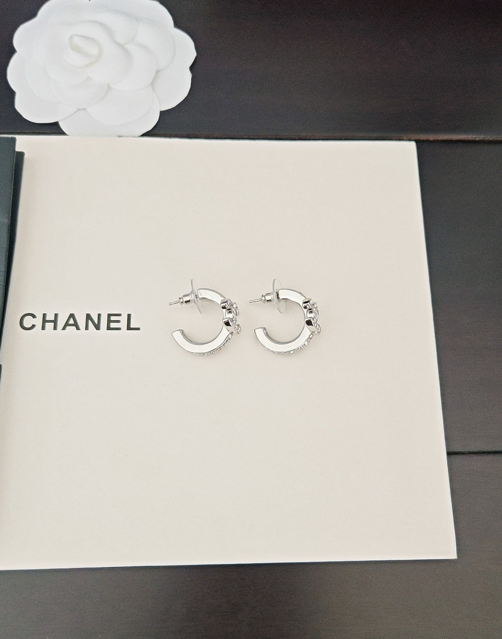 Signature Emblem Jewelry Accessory in Gold-Tone – White Detail – Design 006 side detail
