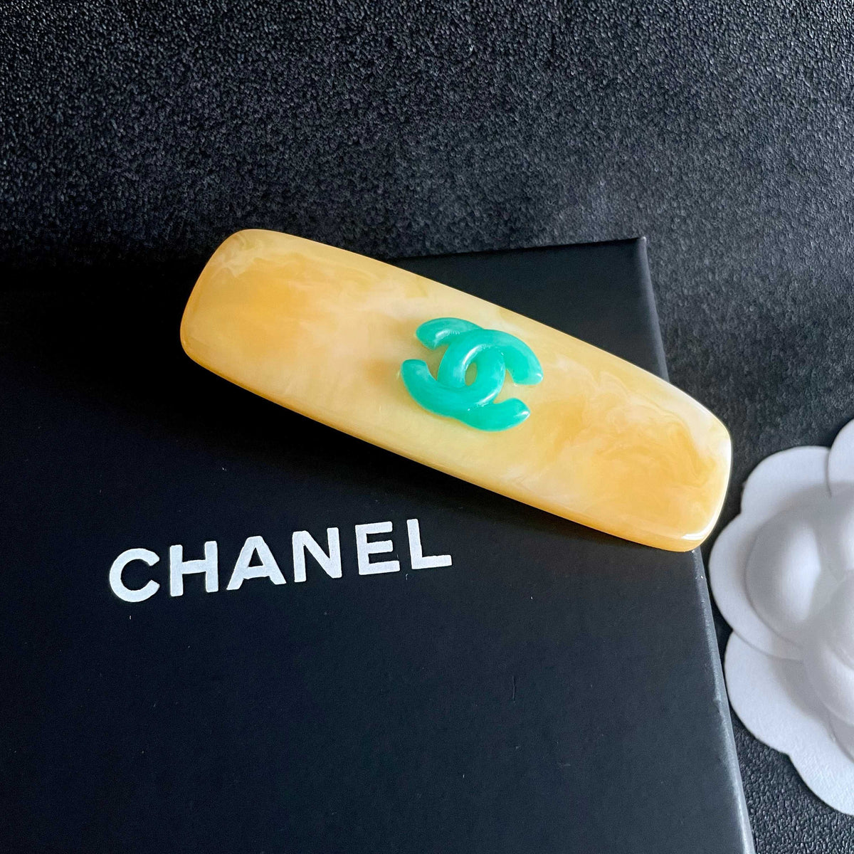Double-C Emblem Hair Clip – Design 023 detail view