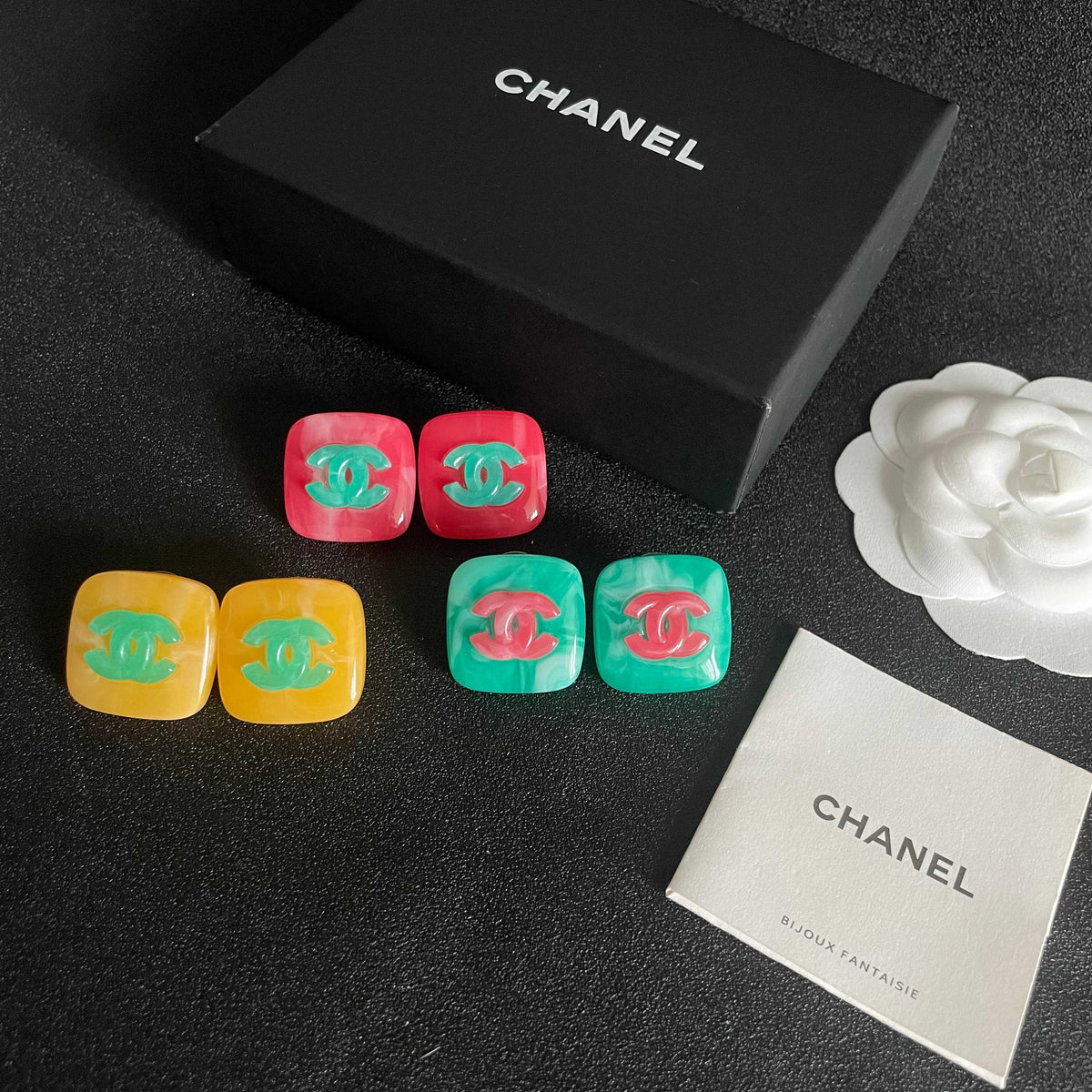 Double-C Emblem Stud Earrings in Polished Metal-Tone – Design 318 side detail