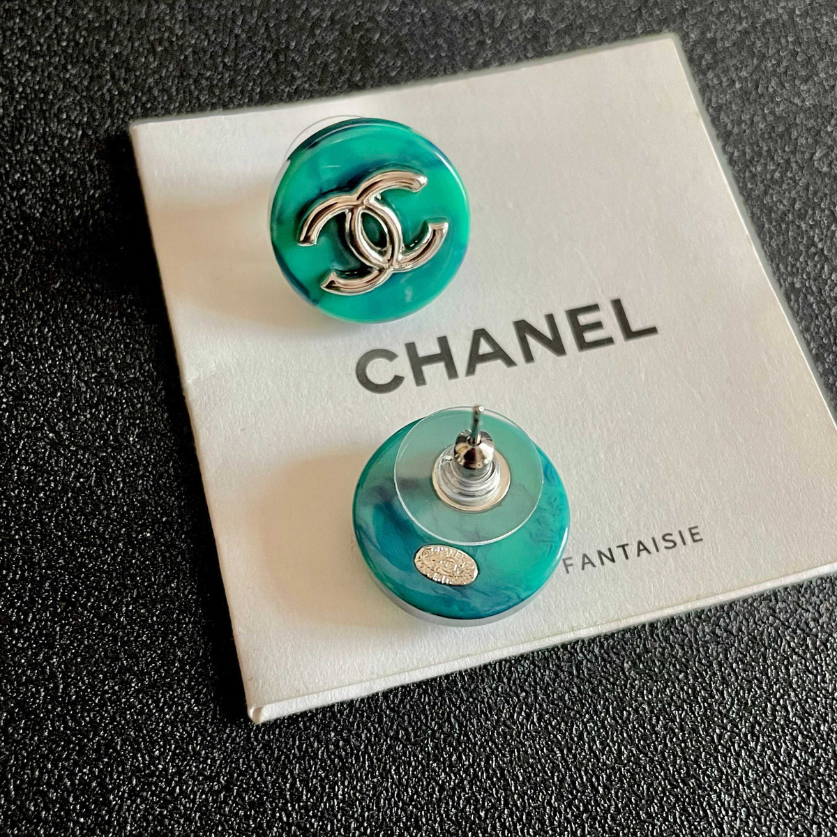 Double-C Emblem Stud Earrings in Polished Metal-Tone – Design 290 main product view