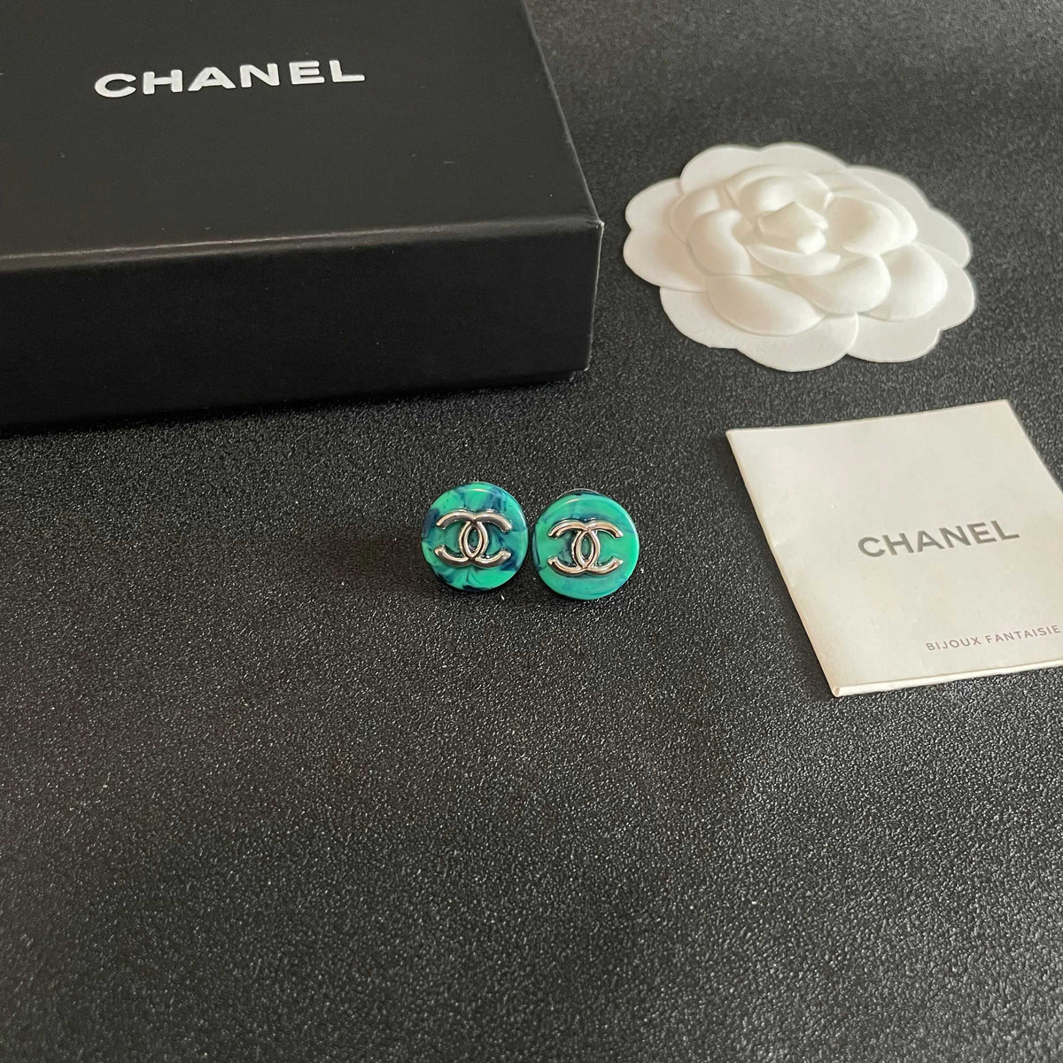 Double-C Emblem Stud Earrings in Polished Metal-Tone – Design 290 styled product view