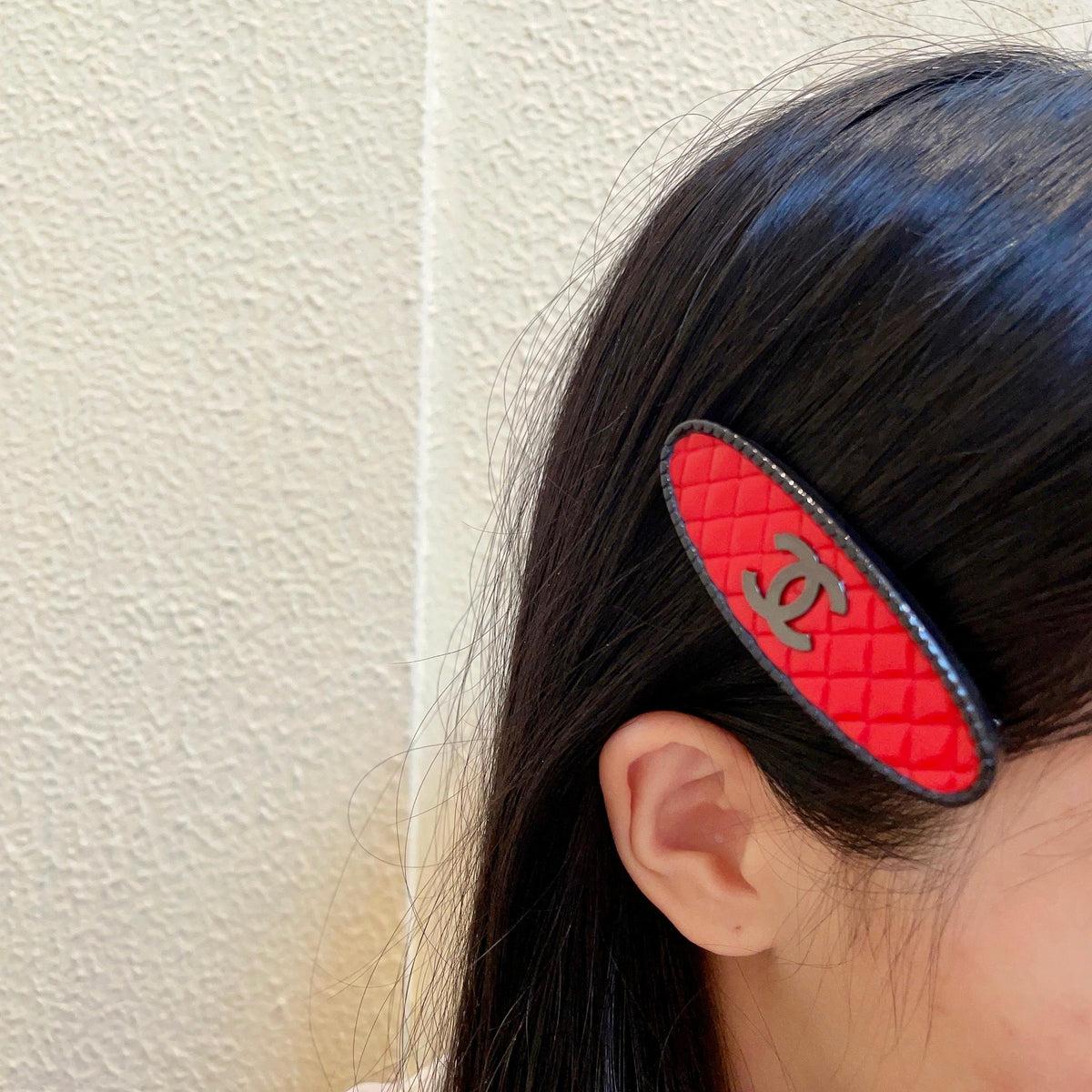 Double-C Emblem Hair Clip – Design 033 front product view