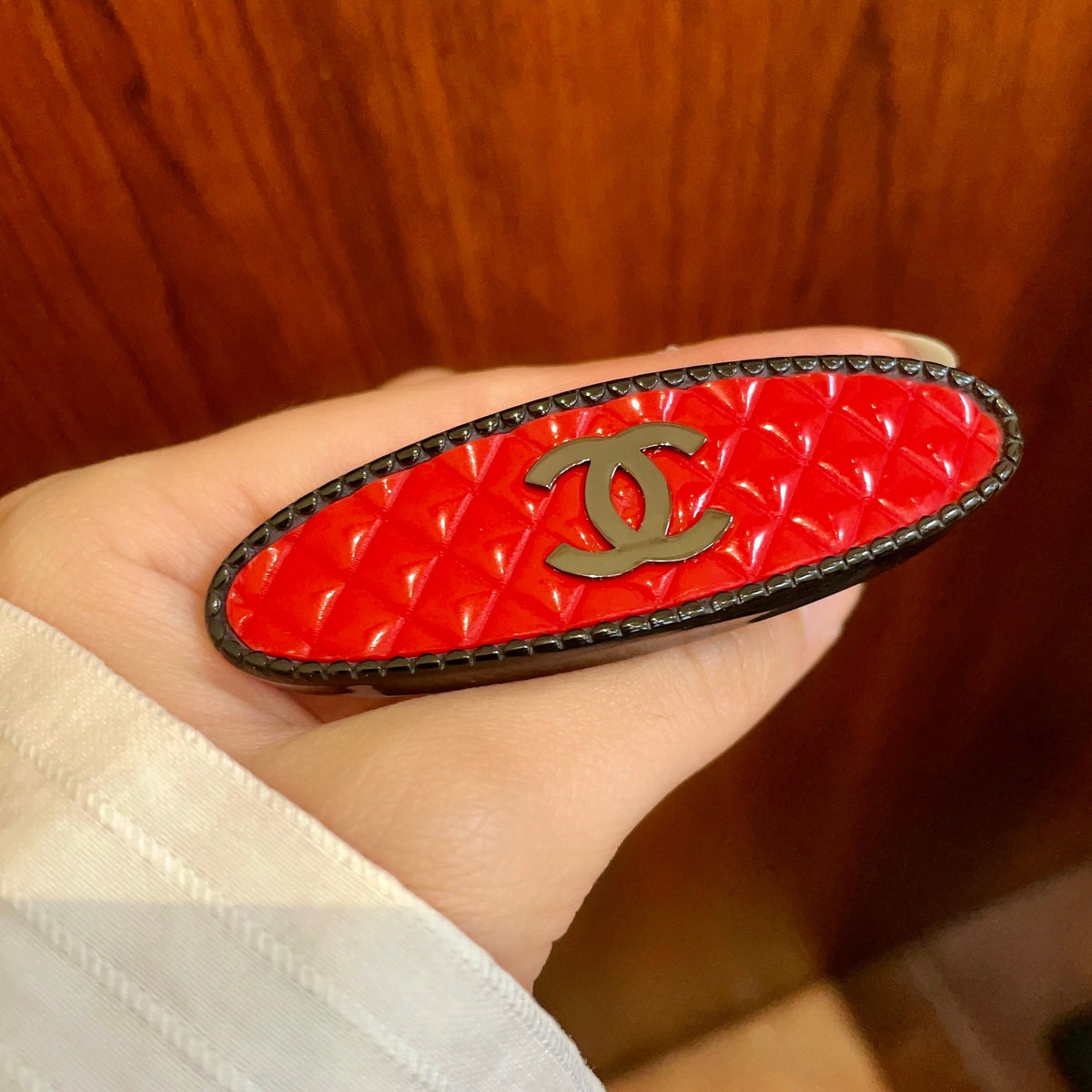 Double-C Emblem Hair Clip – Design 008 detail view