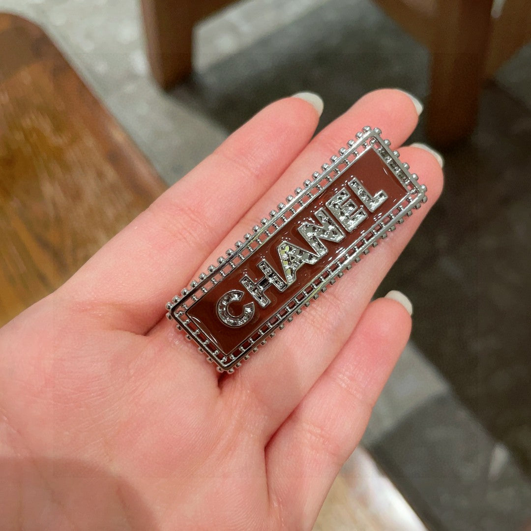 Letter Hair Clip – Design 007 side detail