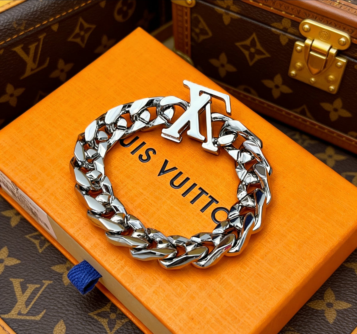 Letter Bracelet in Polished Metal-Tone – Blue Detail side detail