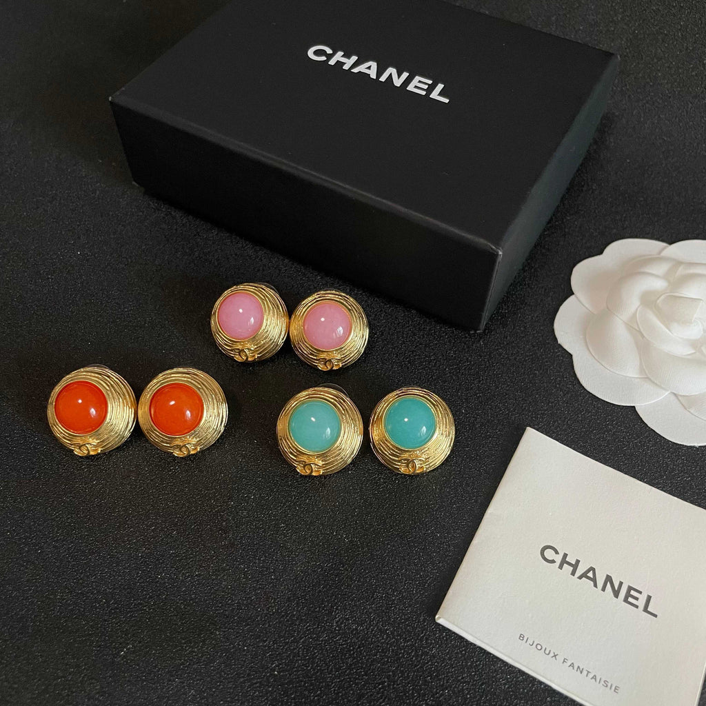 Double-C Emblem Stud Earrings in Polished Metal-Tone – Design 343 side detail