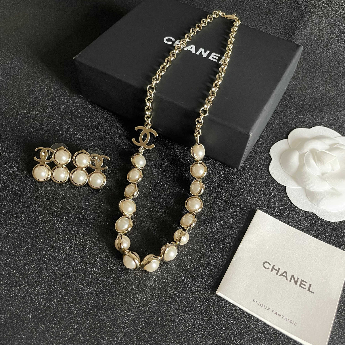 Double-C Emblem Pearl-Detail Pendant Necklace – Pearl Detail – Design 039 close-up detail