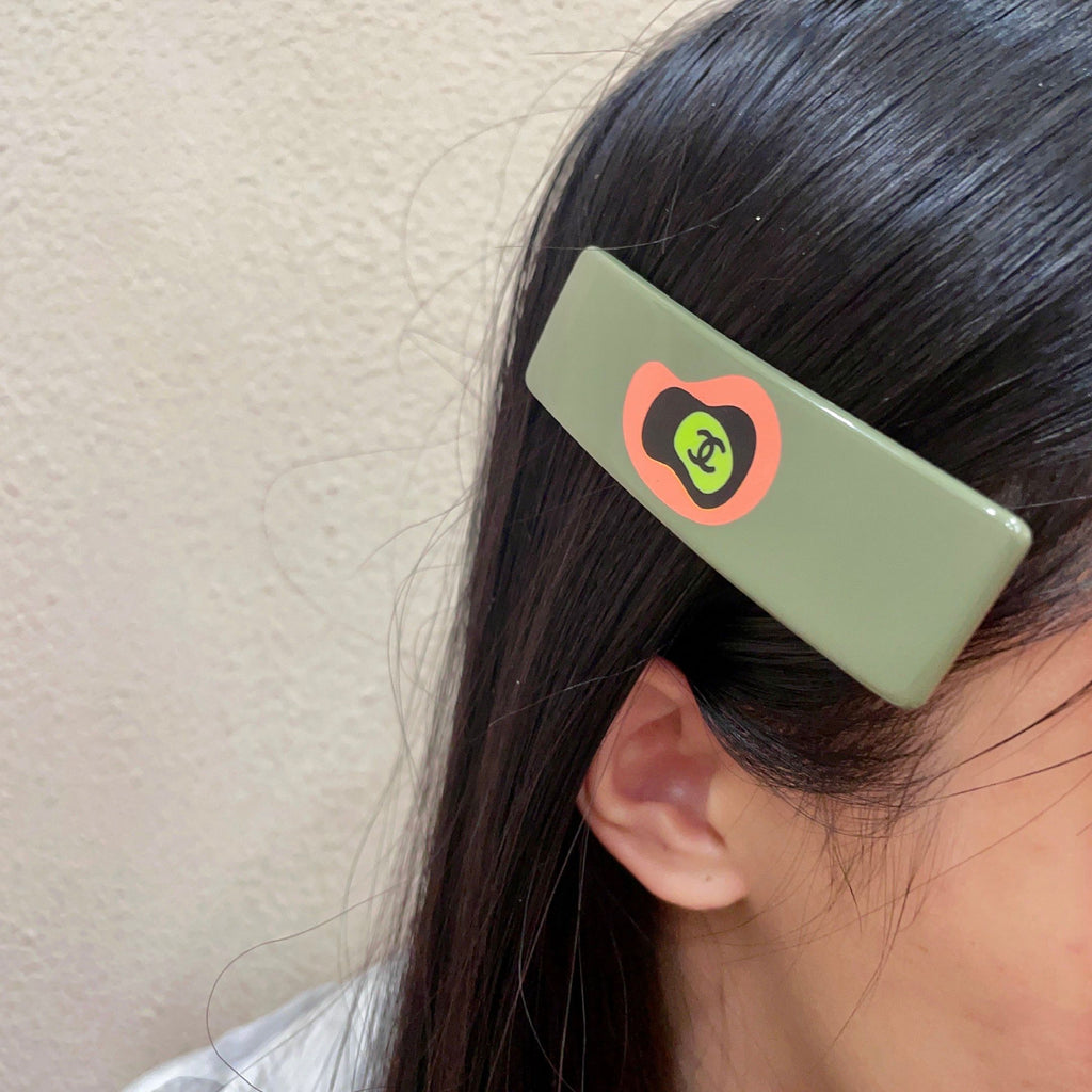 Double-C Emblem Hair Clip – Design 039 front product view