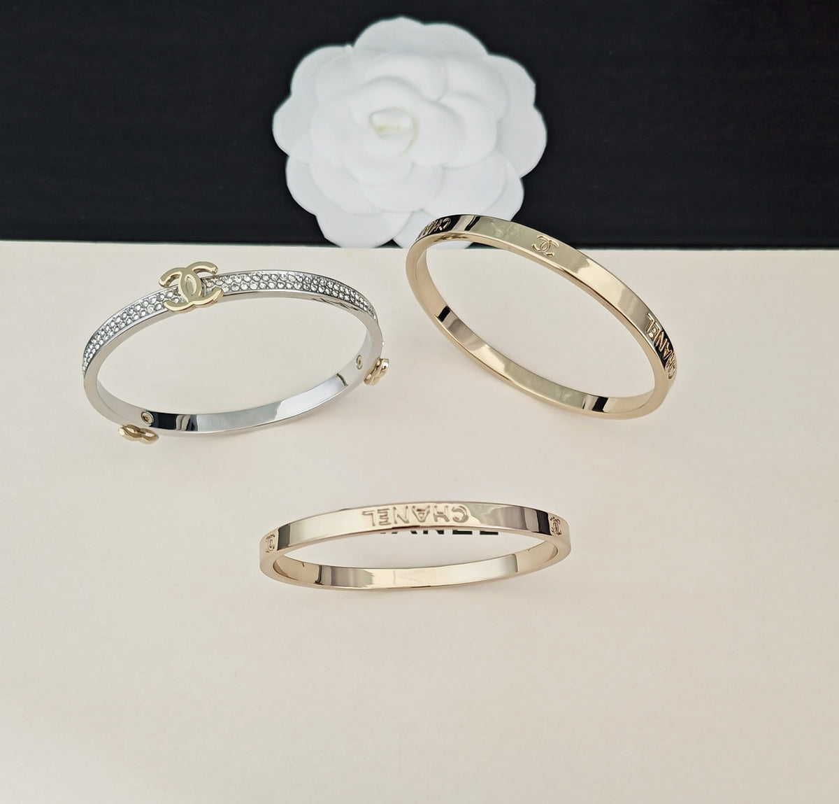 Signature Emblem Bangle in Gold-Tone – Design 002 detail view