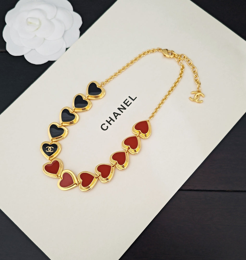 Heart Pendant Necklace in Gold-Tone – Heart Detail side detail