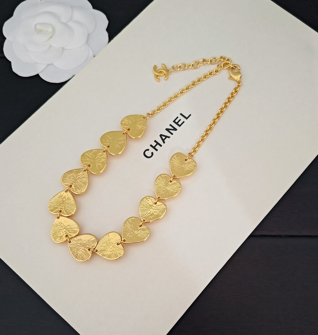 Heart Pendant Necklace in Gold-Tone – Heart Detail close-up detail