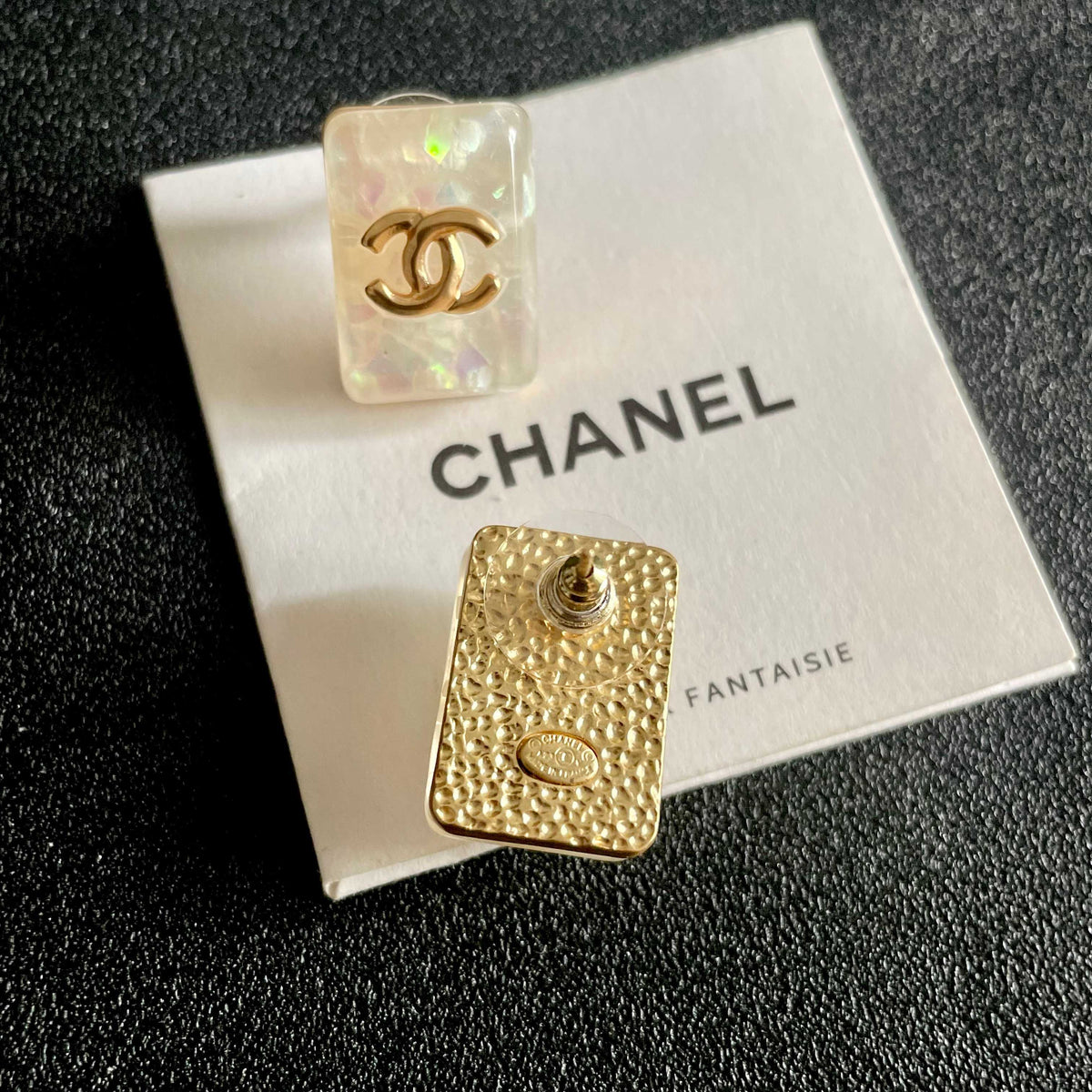 Double-C Emblem Stud Earrings in Polished Metal-Tone – Design 477 main product view
