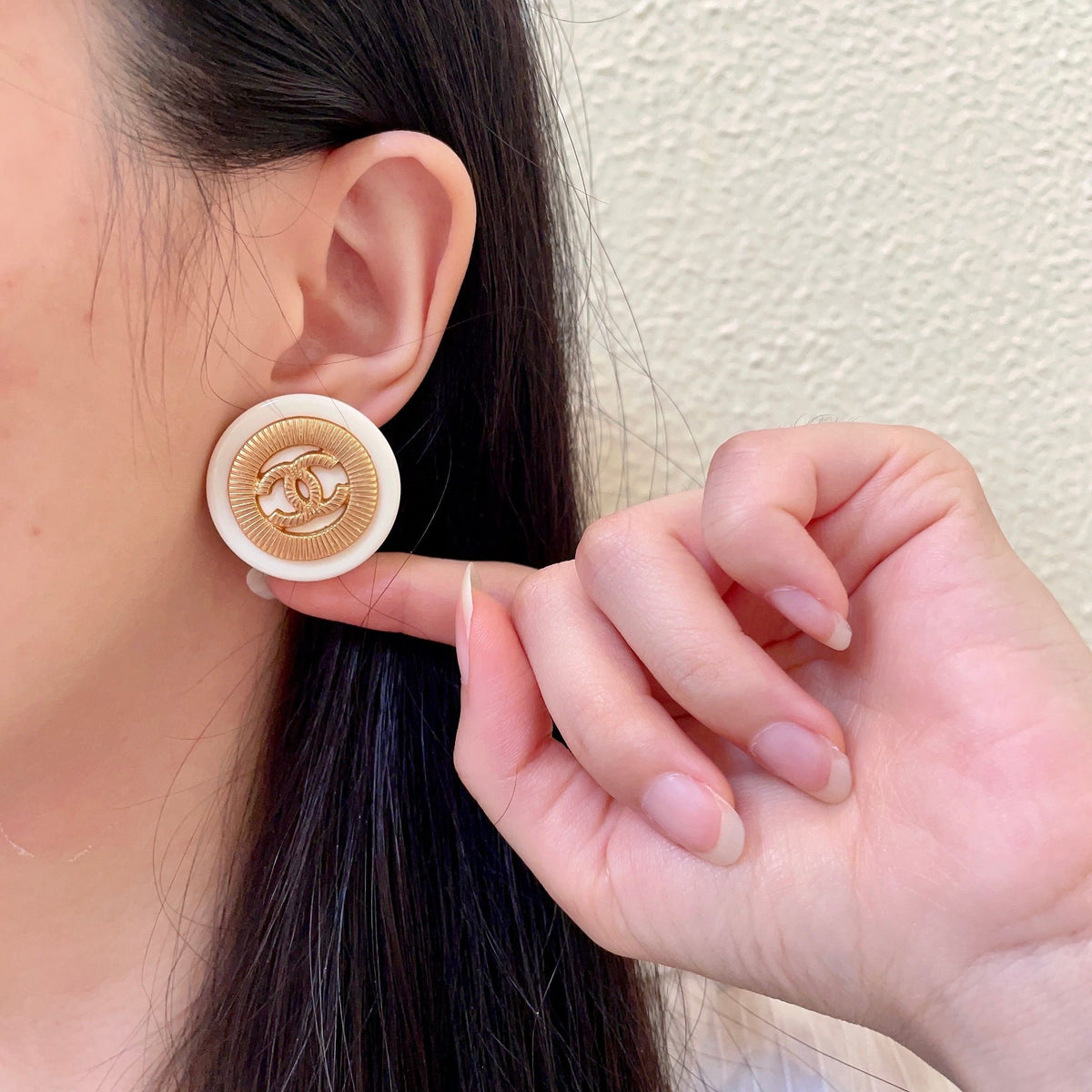 Double-C Emblem Stud Earrings in Polished Metal-Tone – Design 040 front product view