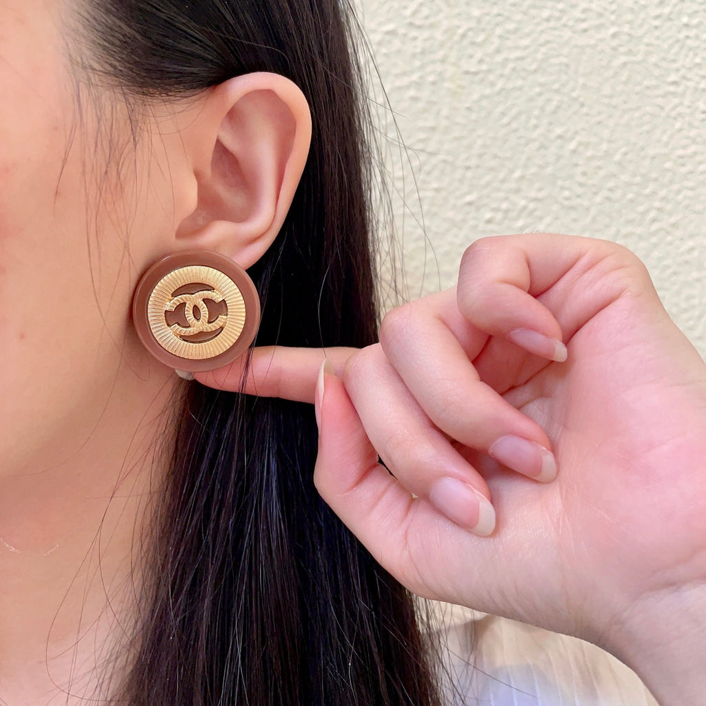 Double-C Emblem Stud Earrings in Polished Metal-Tone – Design 051 front product view
