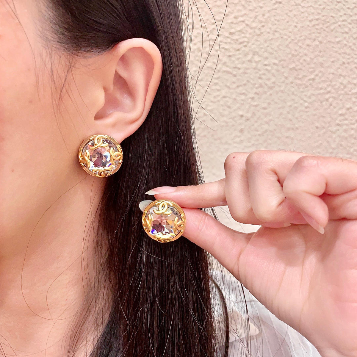 Double-C Emblem Stud Earrings in Polished Metal-Tone – Design 049 main product view