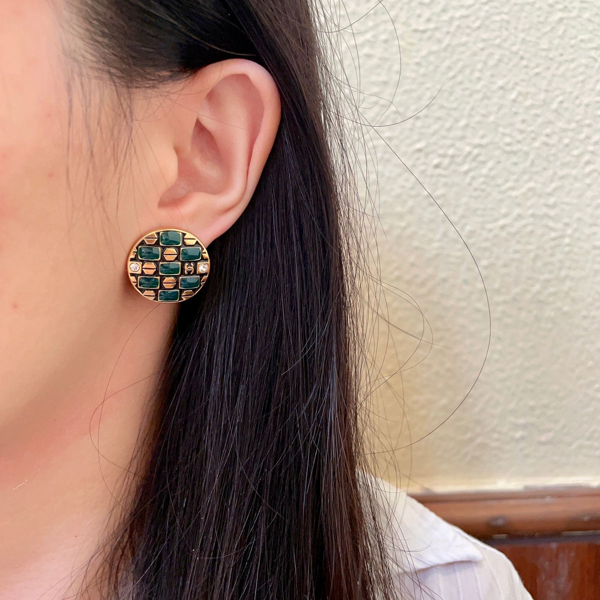 Double-C Emblem Stud Earrings in Polished Metal-Tone – Design 166 detail view
