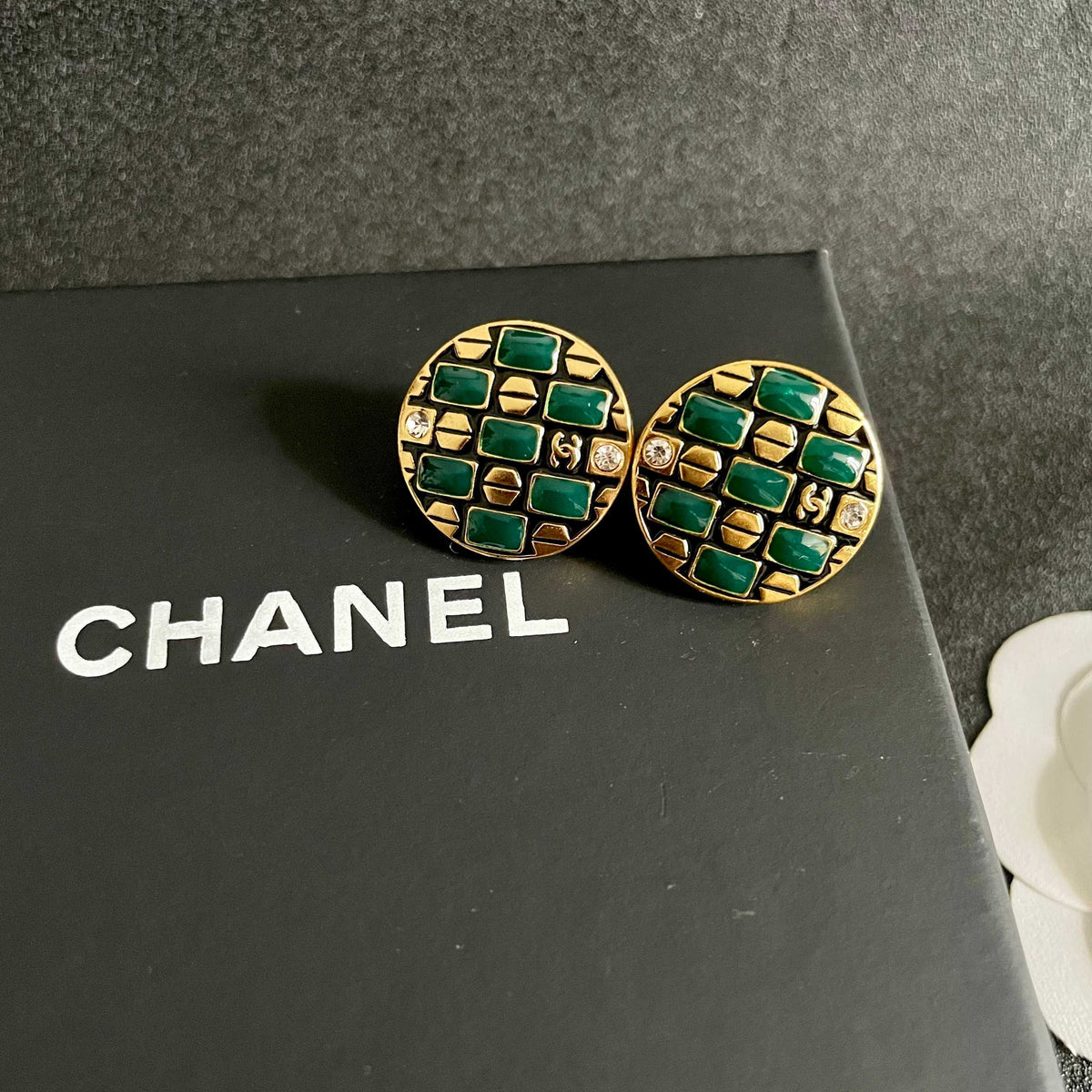 Double-C Emblem Stud Earrings in Polished Metal-Tone – Design 166 detail view