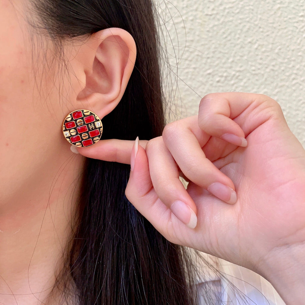 Double-C Emblem Stud Earrings in Polished Metal-Tone – Design 165 front product view