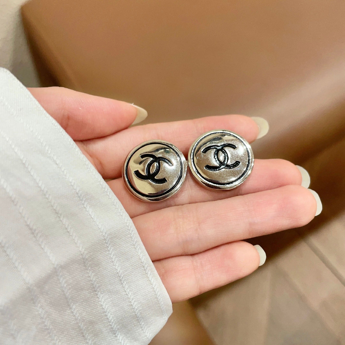 Double-C Emblem Stud Earrings in Polished Metal-Tone – Design 453 side detail