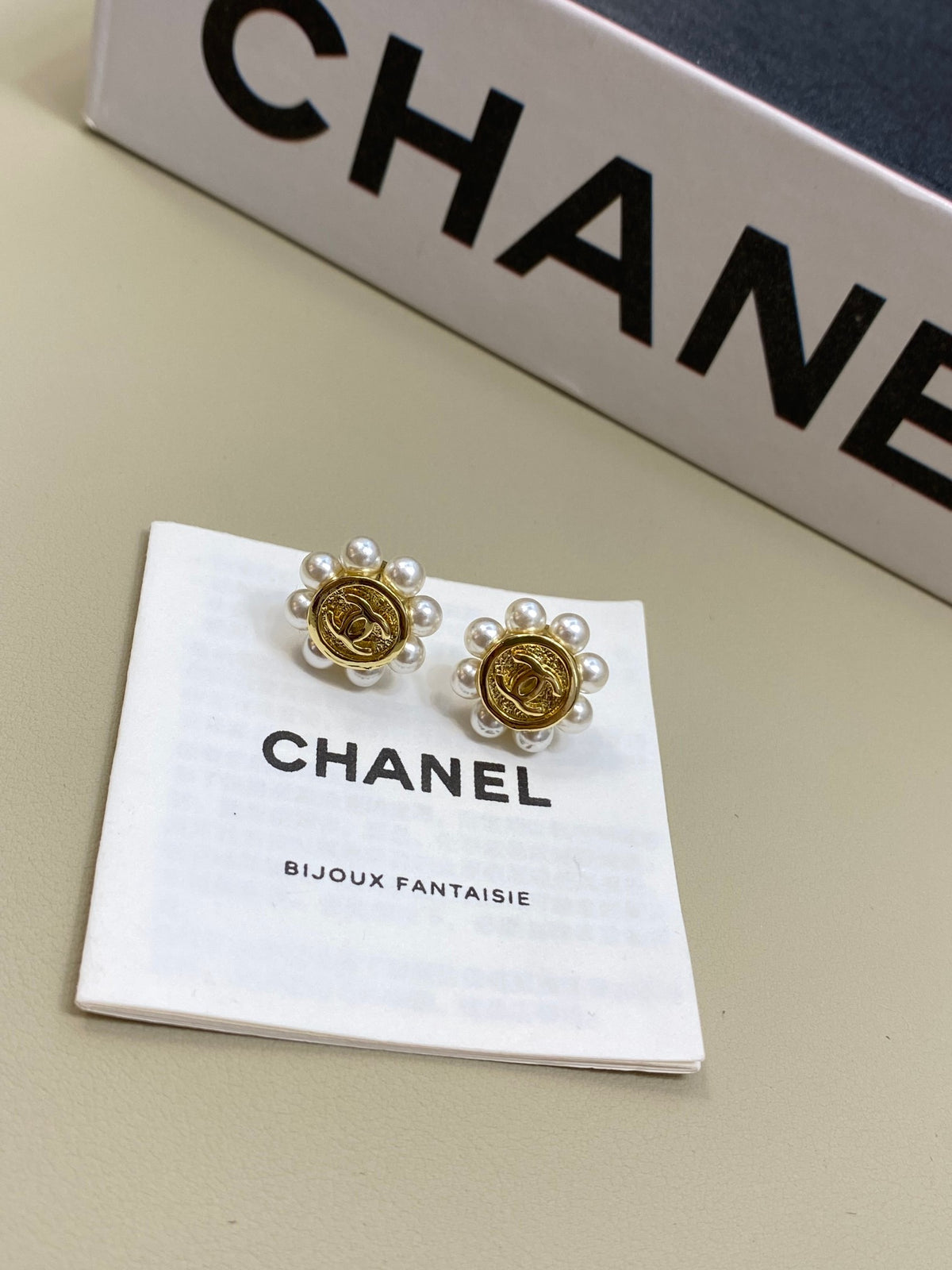 Double-C Emblem Stud Earrings in Polished Metal-Tone – Design 299 main product view