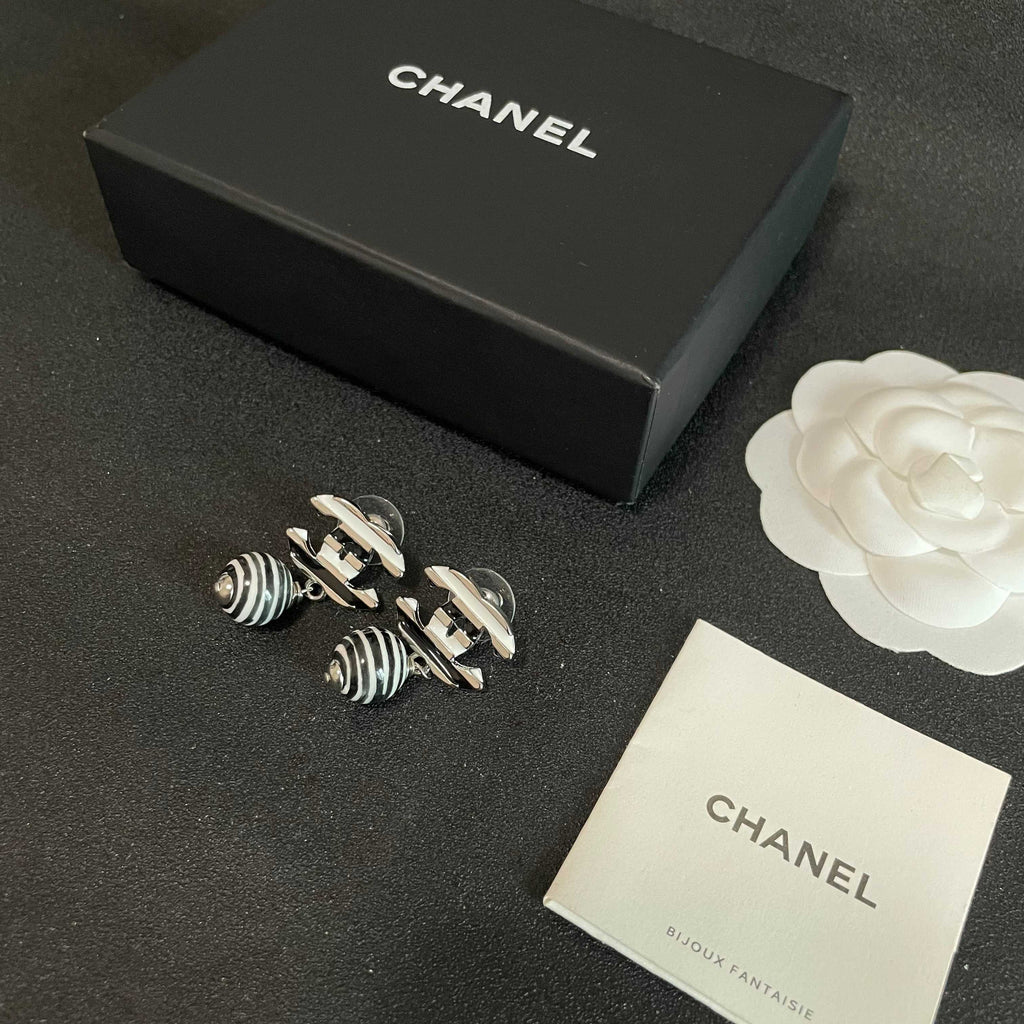 Double-C Emblem Statement Earrings in Polished Metal-Tone – Design 030 close-up detail