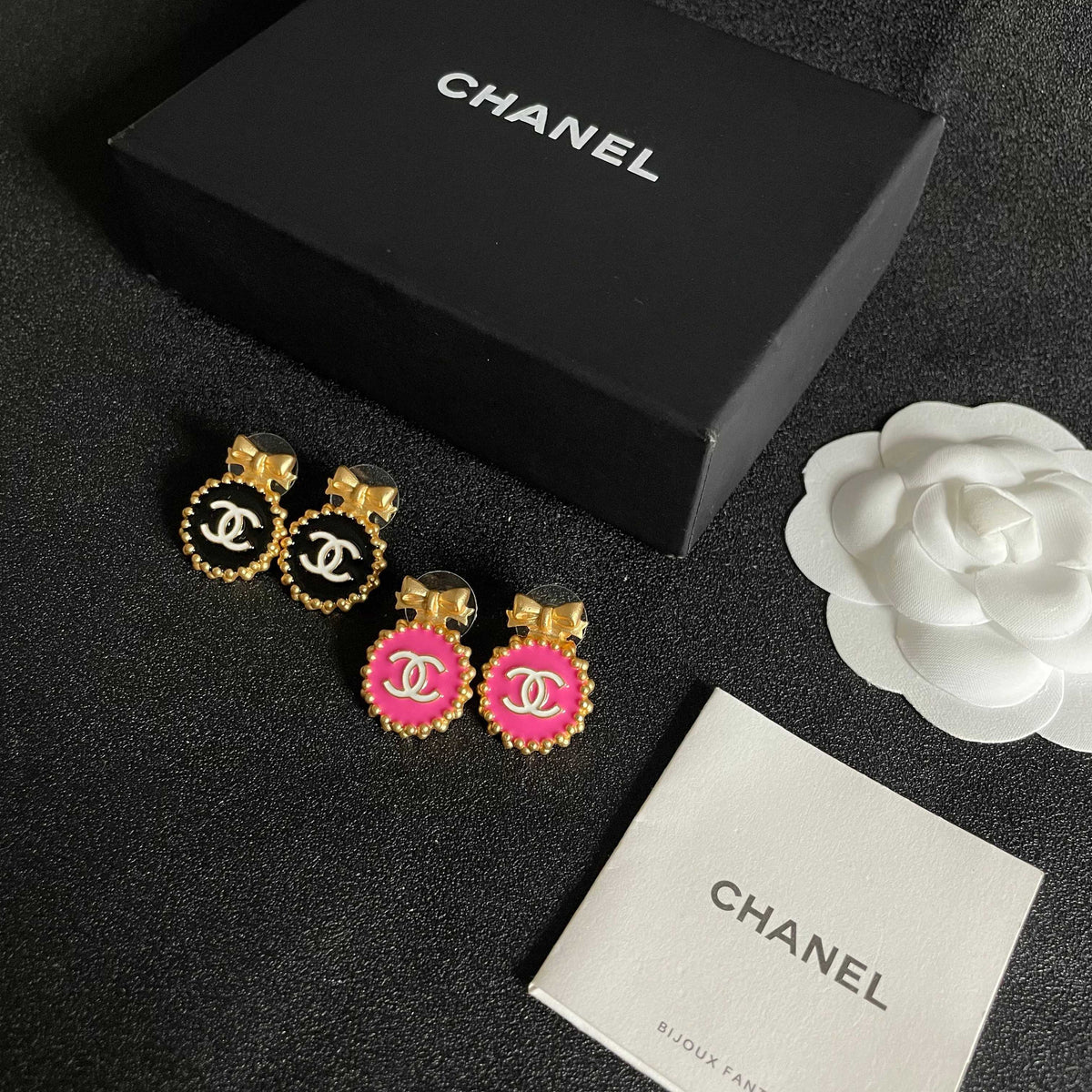 Double-C Emblem Stud Earrings in Polished Metal-Tone – Design 207 close-up detail
