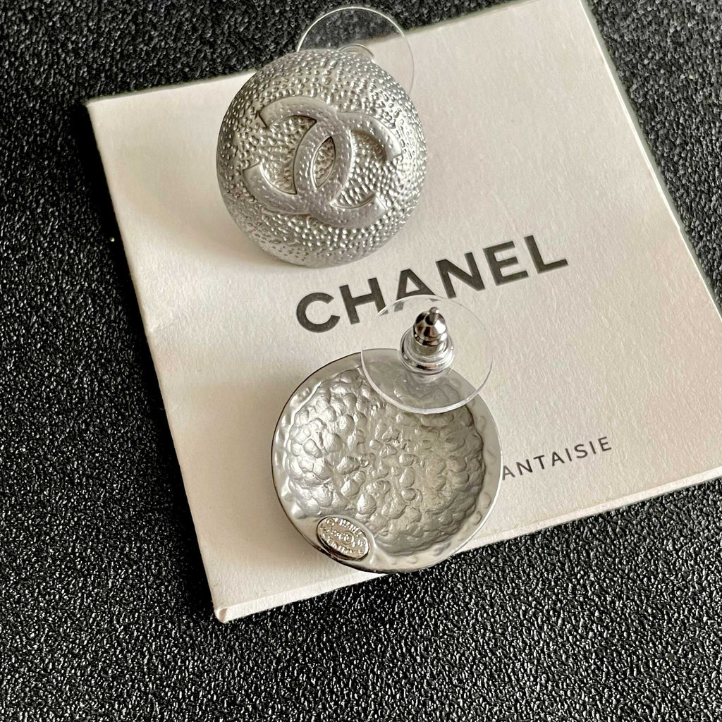 Double-C Emblem Stud Earrings in Polished Metal-Tone – Design 206 main product view