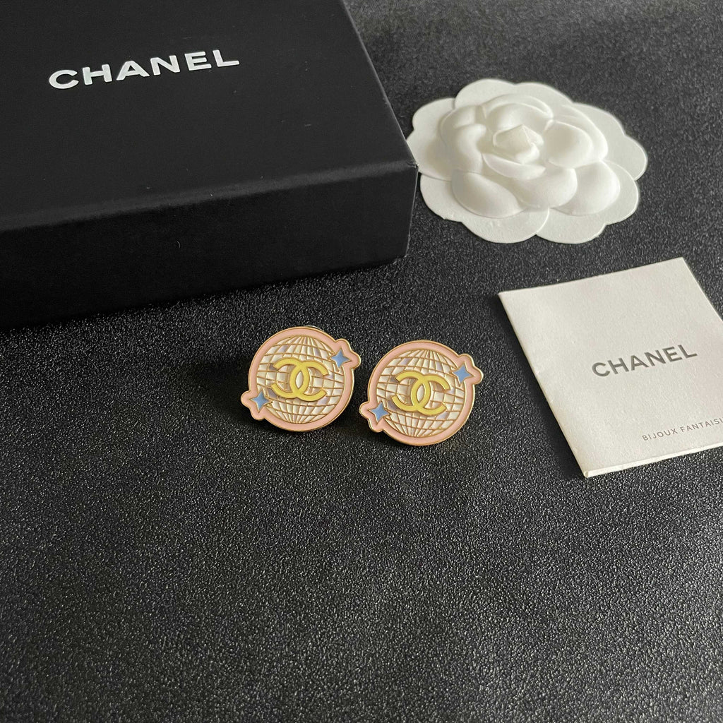 Double-C Emblem Stud Earrings in Polished Metal-Tone – Design 218 styled product view