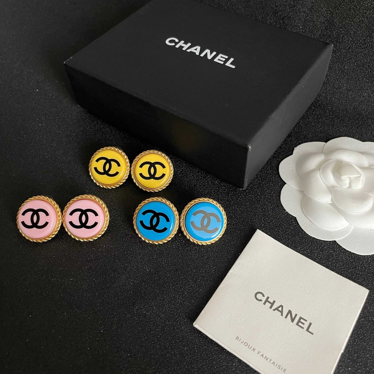 Double-C Emblem Stud Earrings in Polished Metal-Tone – Design 216 close-up detail