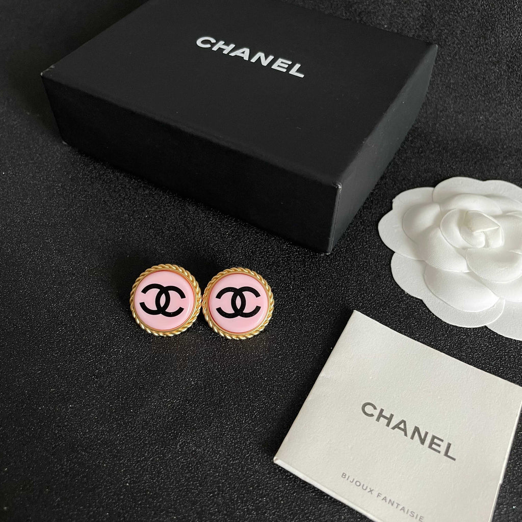 Double-C Emblem Stud Earrings in Polished Metal-Tone – Design 215 close-up detail