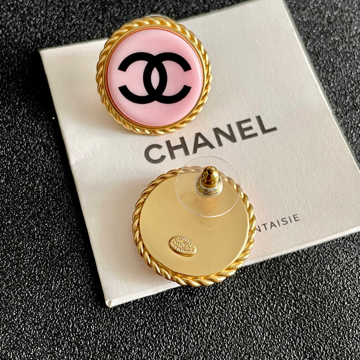 Double-C Emblem Stud Earrings in Polished Metal-Tone – Design 215 main product view