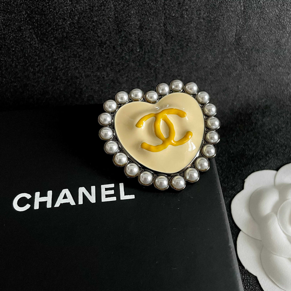 Double-C Emblem Brooch in Polished Metal-Tone – Pearl Detail – Design 006 detail view