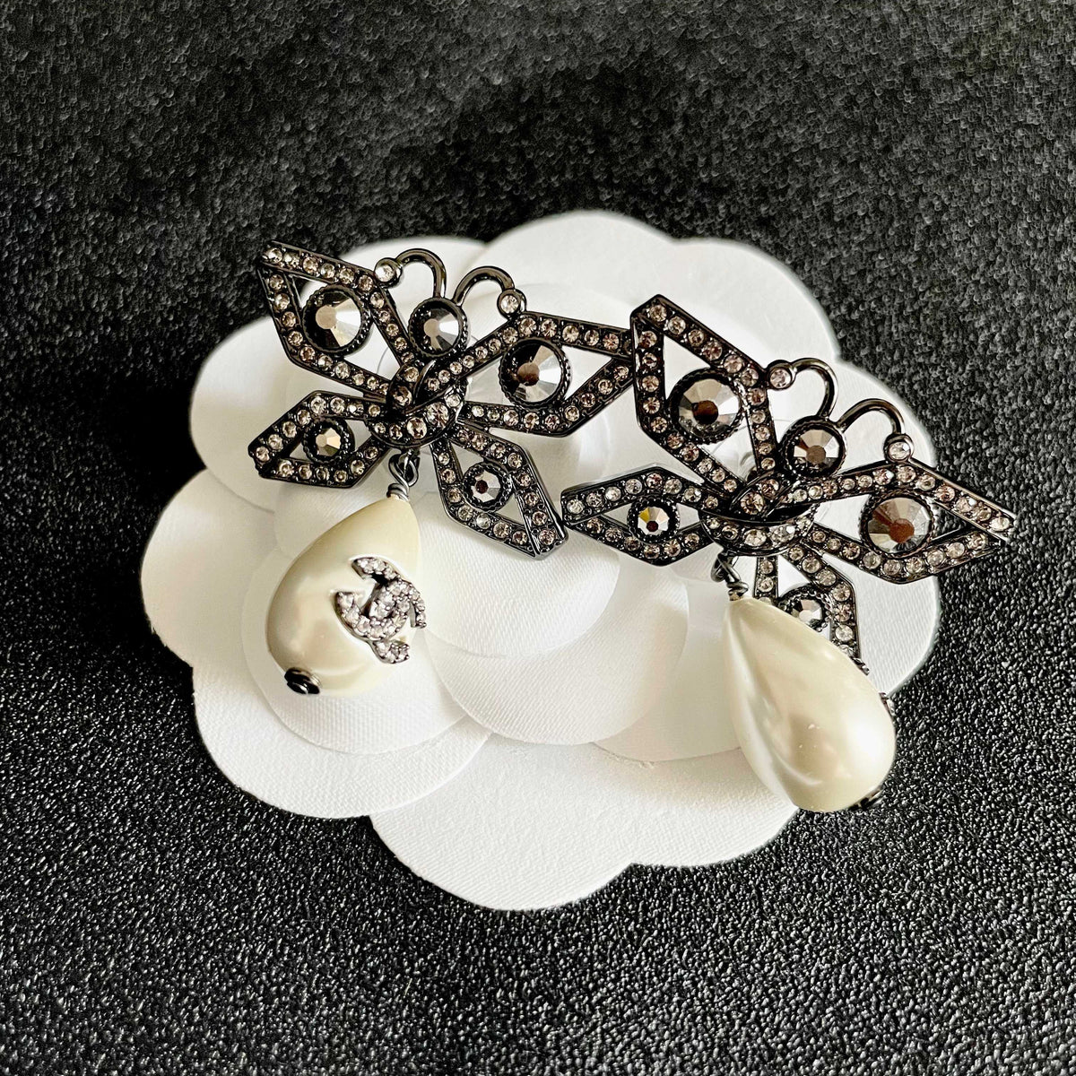 Double-C Emblem Pearl-Detail Statement Earrings – Pearl Detail – Design 018 front product view