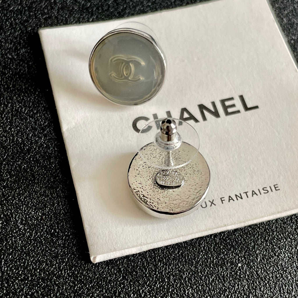Double-C Emblem Stud Earrings in Polished Metal-Tone – Design 275 main product view