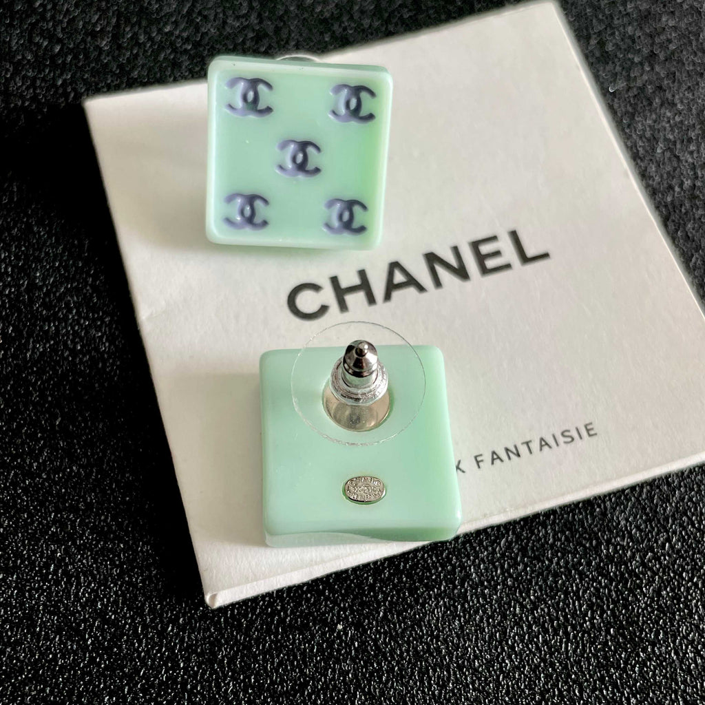 Double-C Emblem Stud Earrings in Polished Metal-Tone – Design 230 main product view