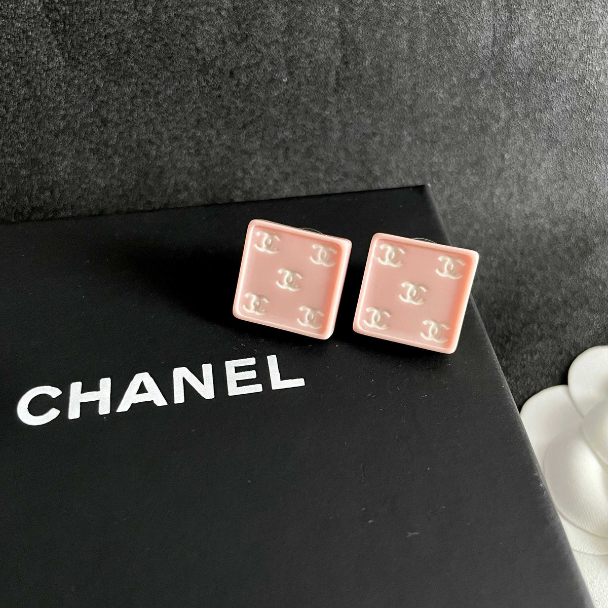 Double-C Emblem Stud Earrings in Polished Metal-Tone – Design 273 detail view