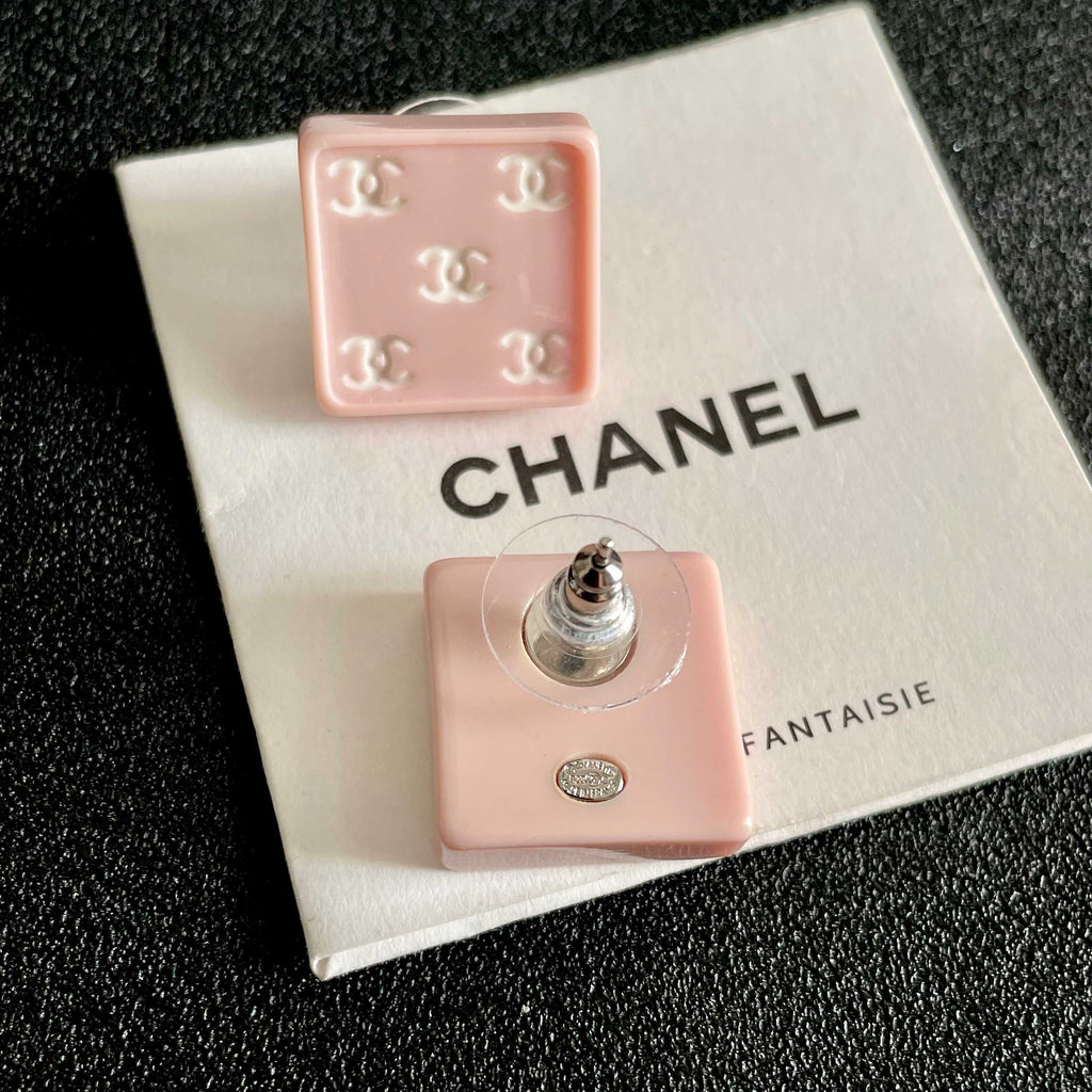Double-C Emblem Stud Earrings in Polished Metal-Tone – Design 273 main product view