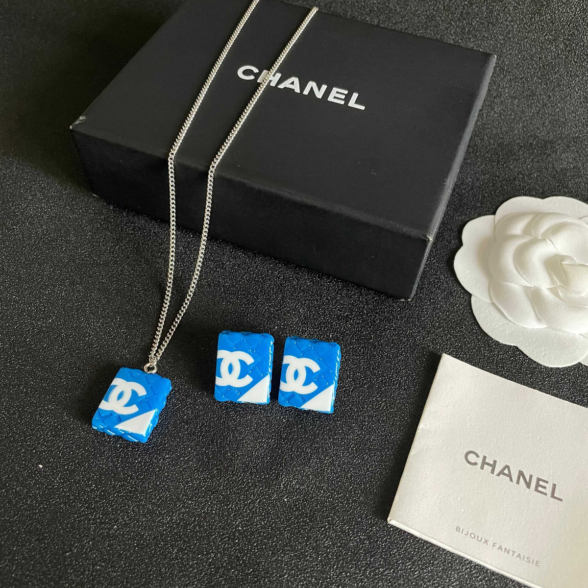 Double-C Emblem Stud Earrings in Polished Metal-Tone – Design 272 side detail