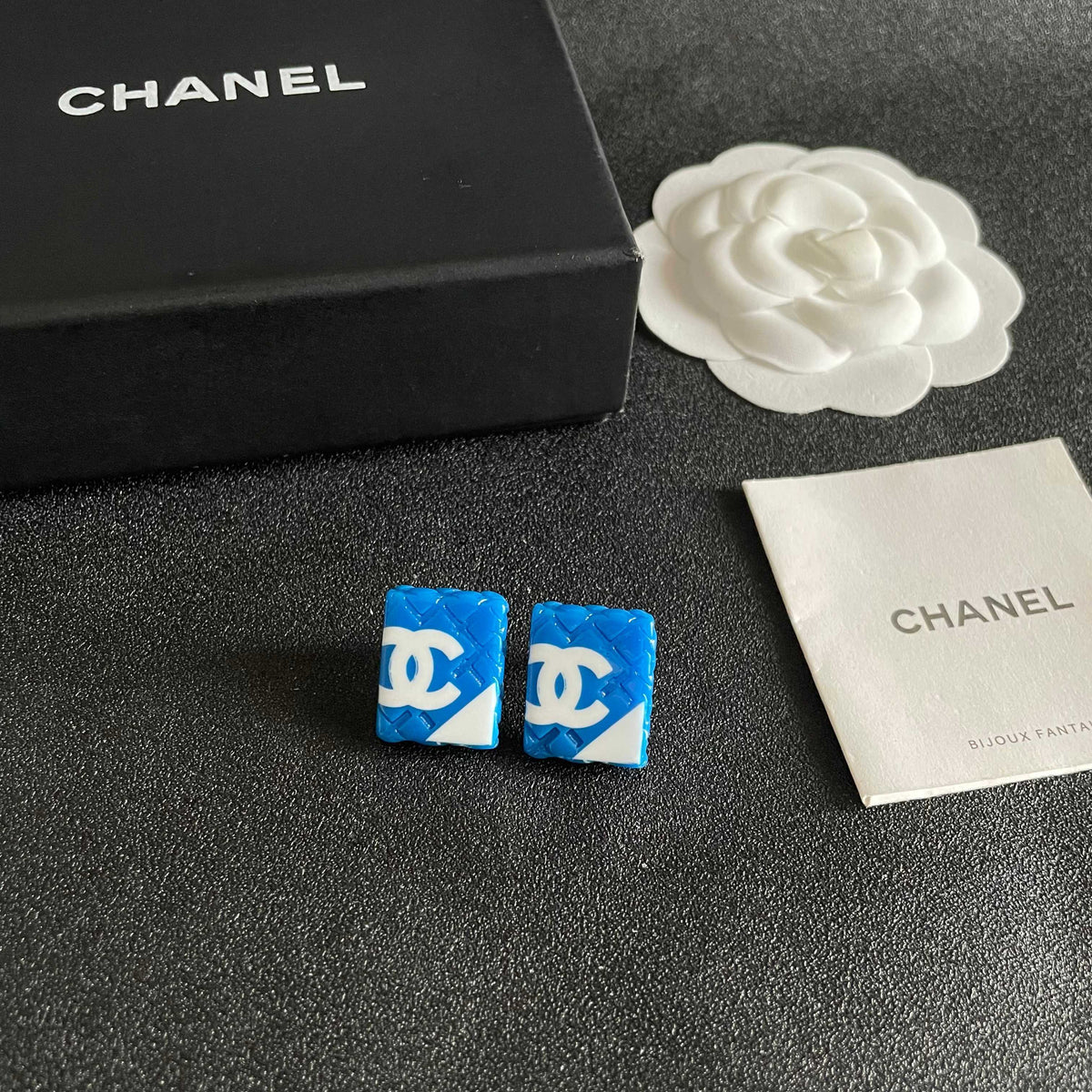 Double-C Emblem Stud Earrings in Polished Metal-Tone – Design 272 styled product view