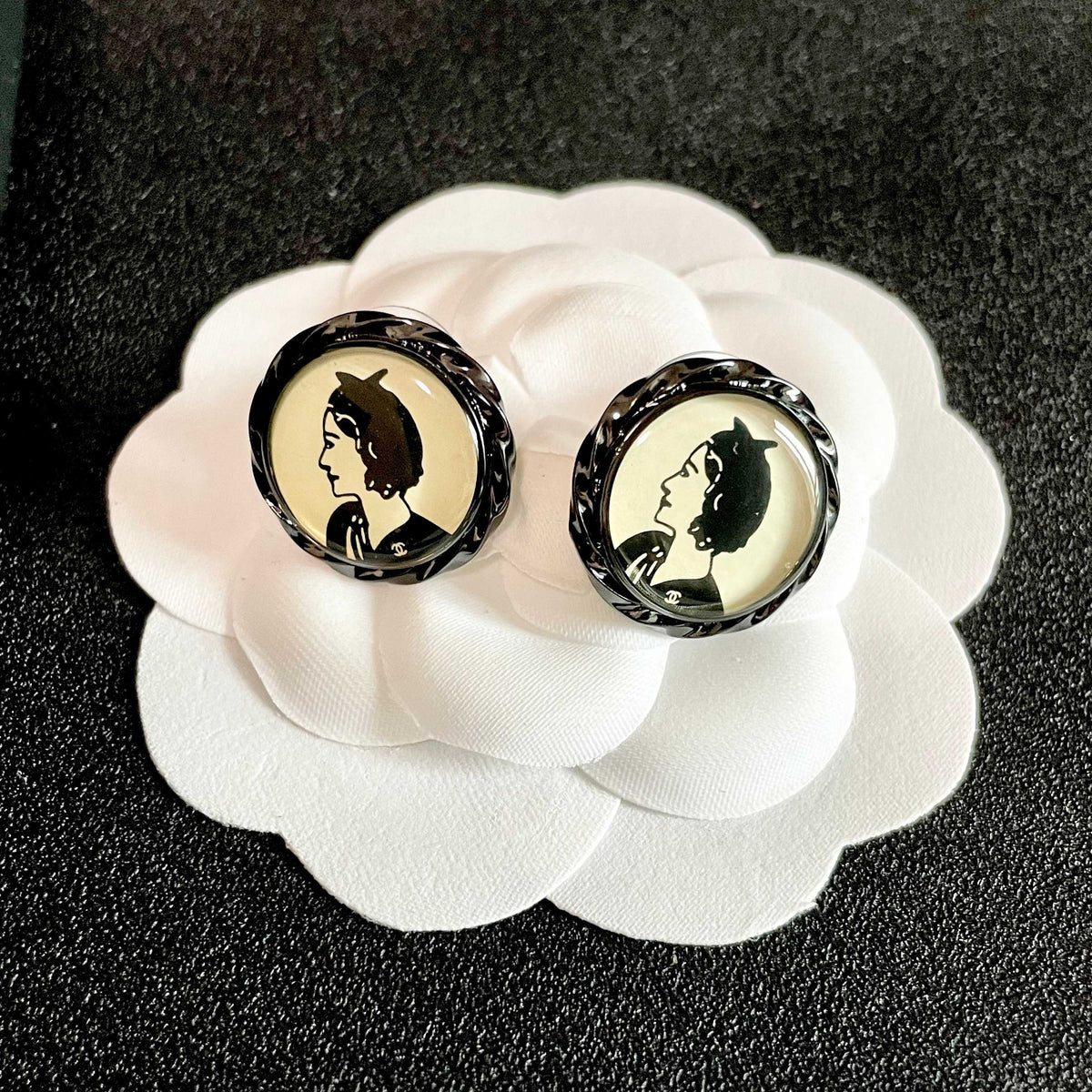 Double-C Emblem Stud Earrings in Polished Metal-Tone – Design 267 front product view