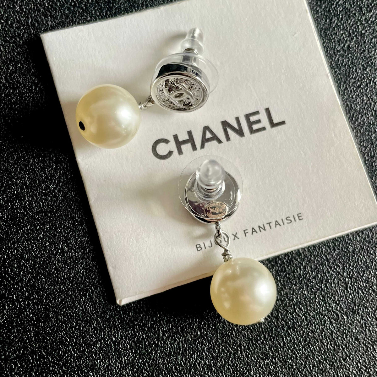 Signature Emblem Stud Earrings in Polished Metal-Tone – Design 040 main product view