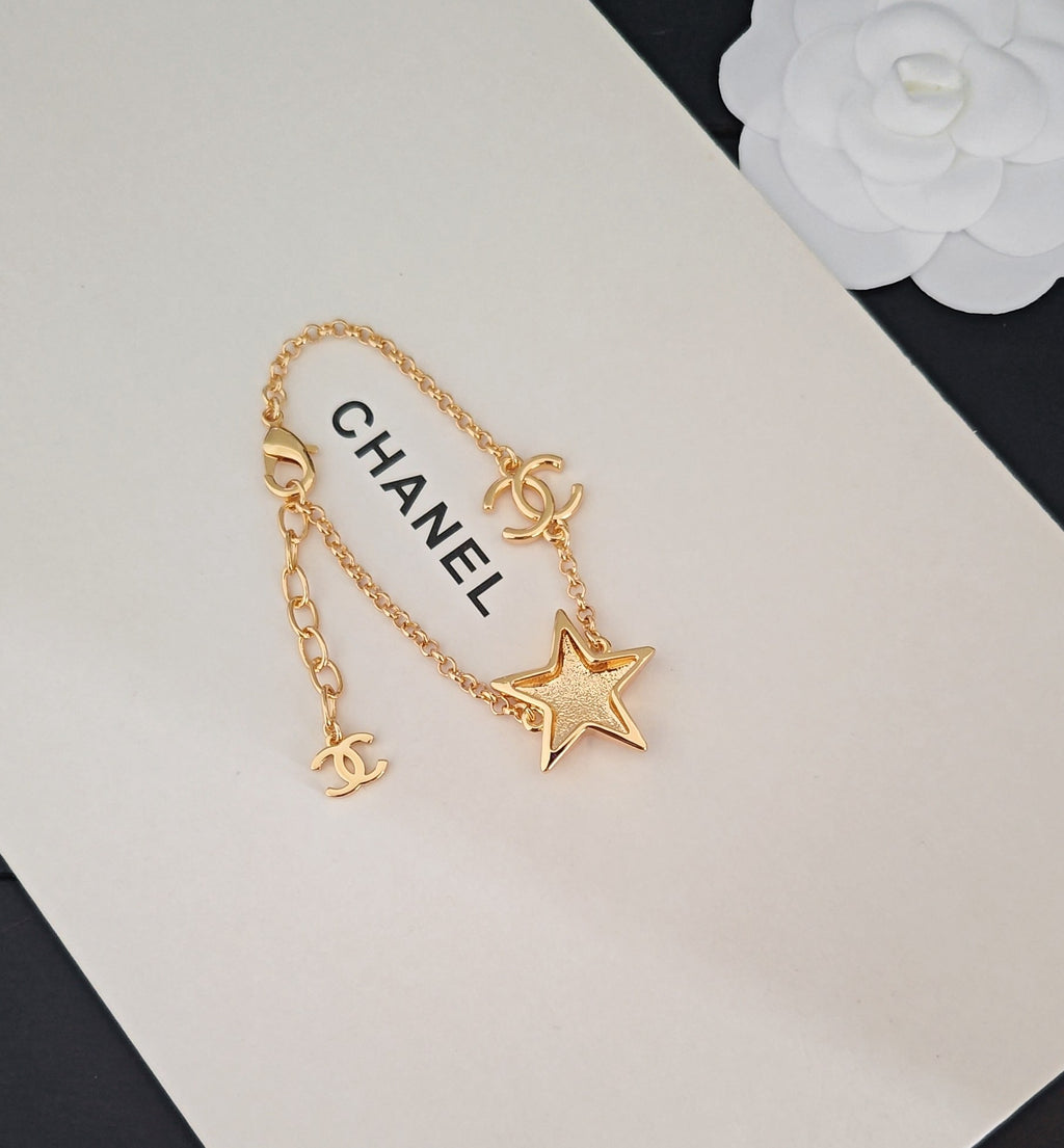 Signature Emblem Bracelet in Gold-Tone – Design 015 front product view